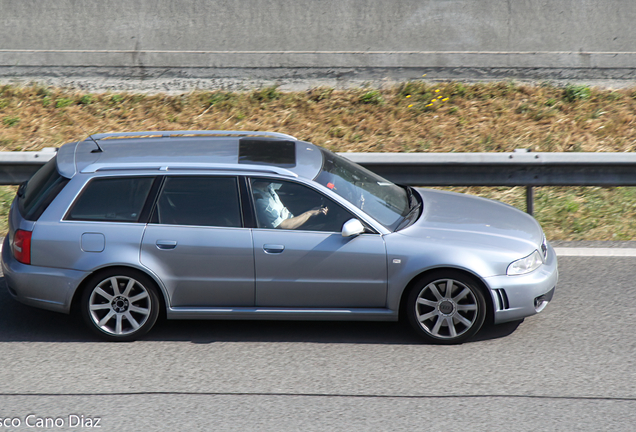 Audi RS4 Avant B5