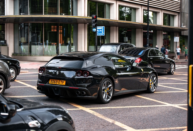 Ferrari GTC4Lusso T