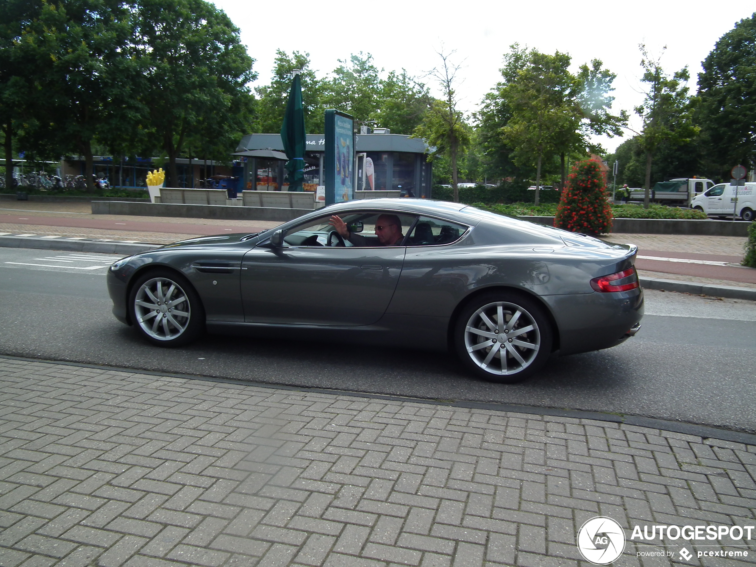 Aston Martin DB9