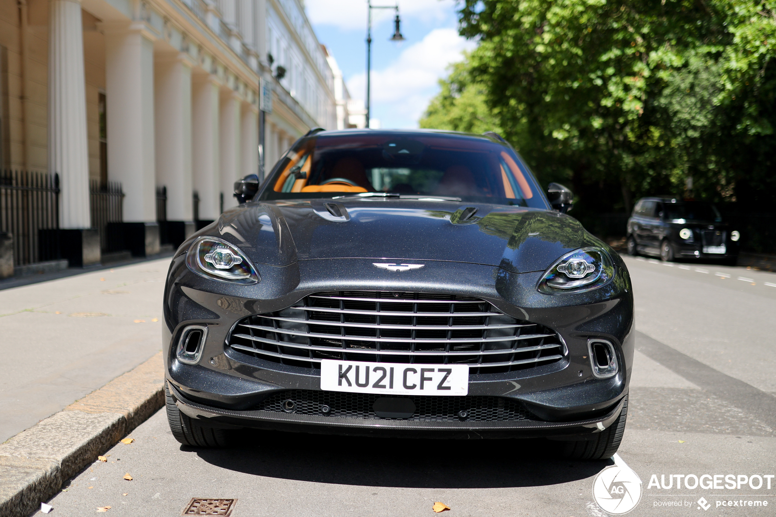 Aston Martin DBX