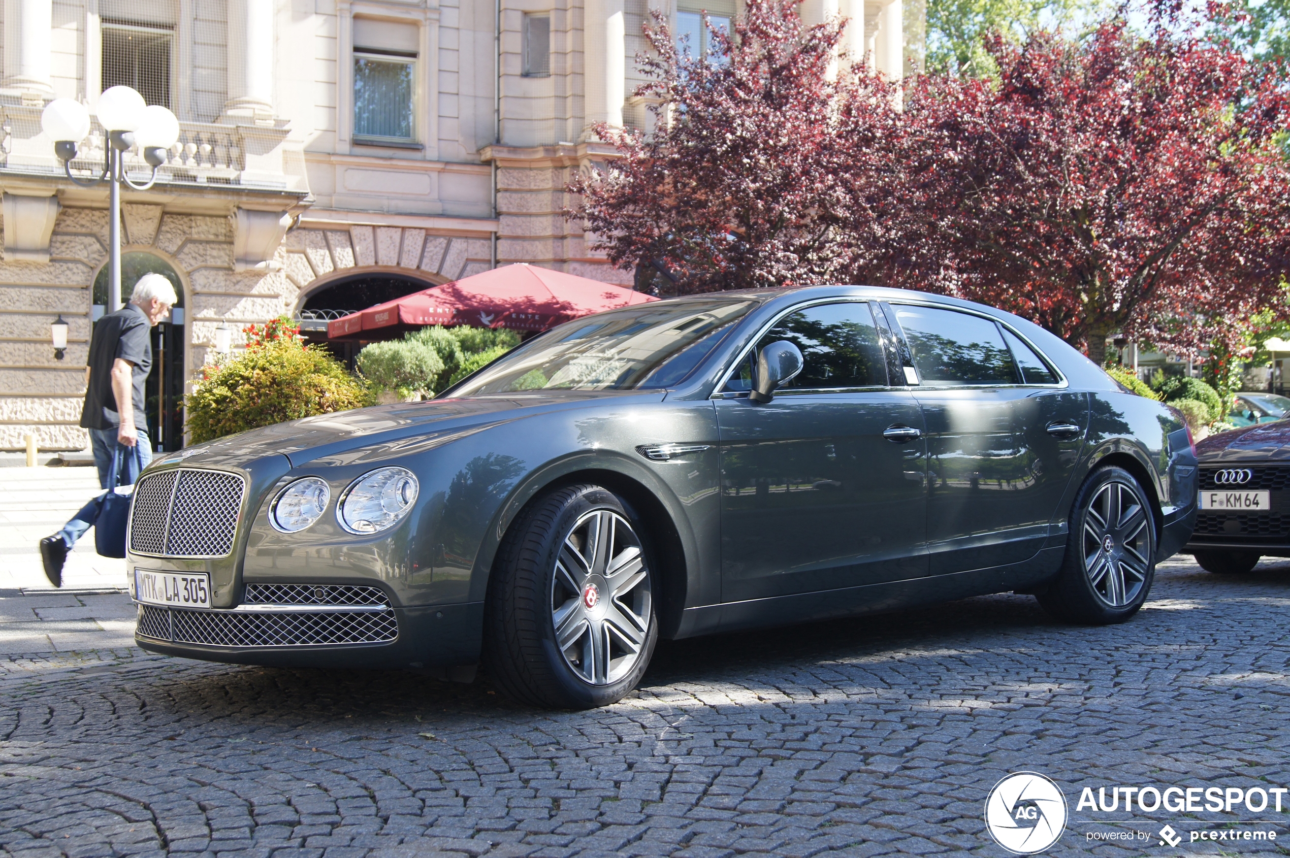 Bentley Flying Spur V8