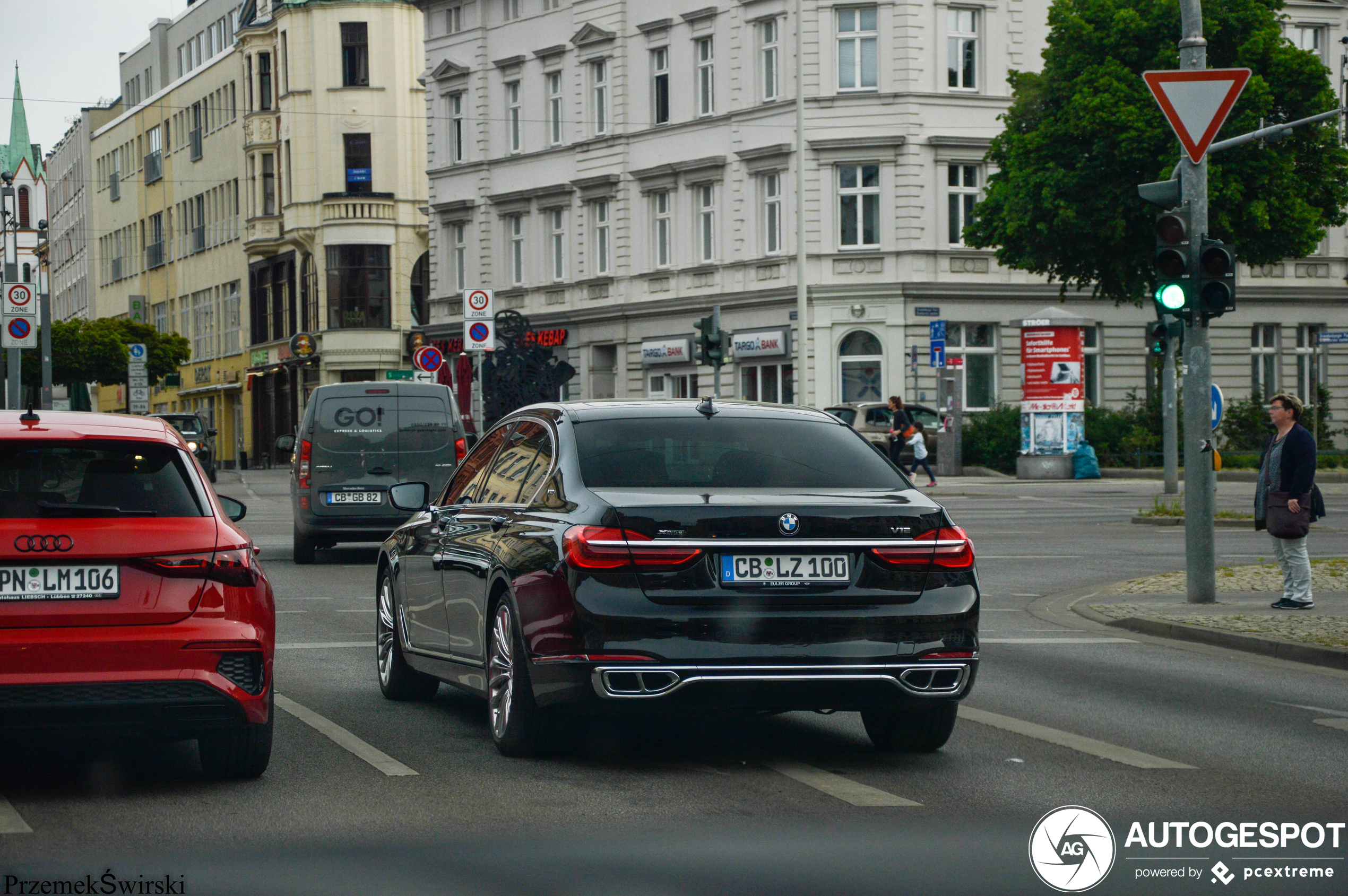 BMW M760Li xDrive