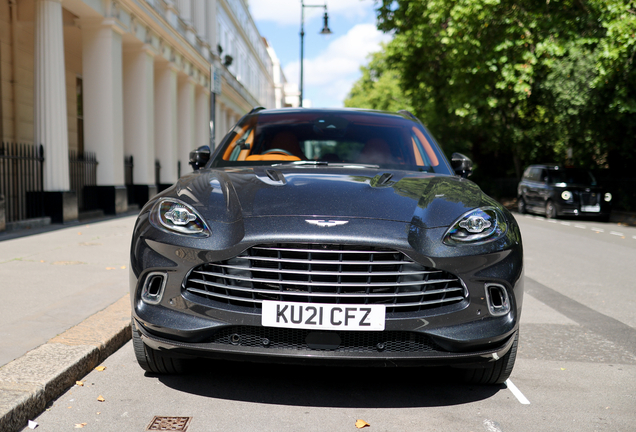 Aston Martin DBX