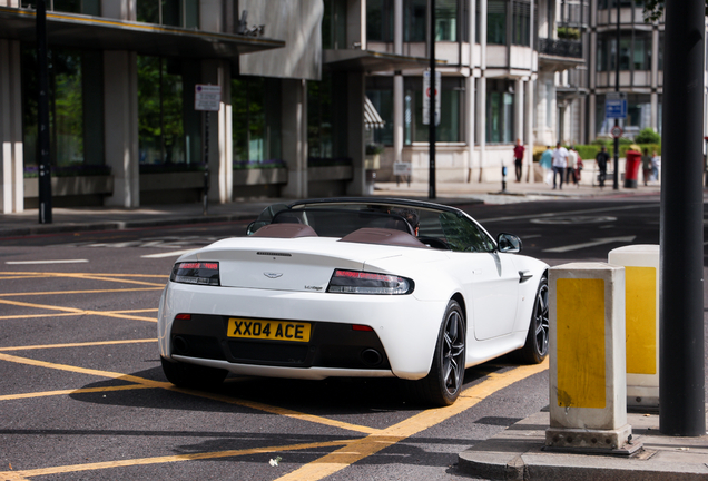 Aston Martin V8 Vantage Roadster 2012