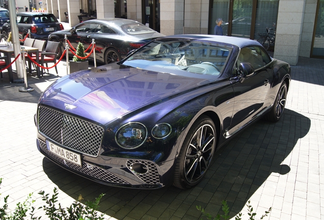 Bentley Continental GTC V8 2020