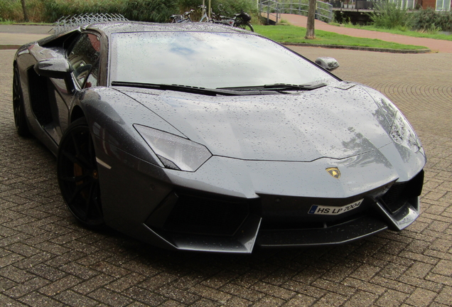 Lamborghini Aventador LP700-4 Roadster