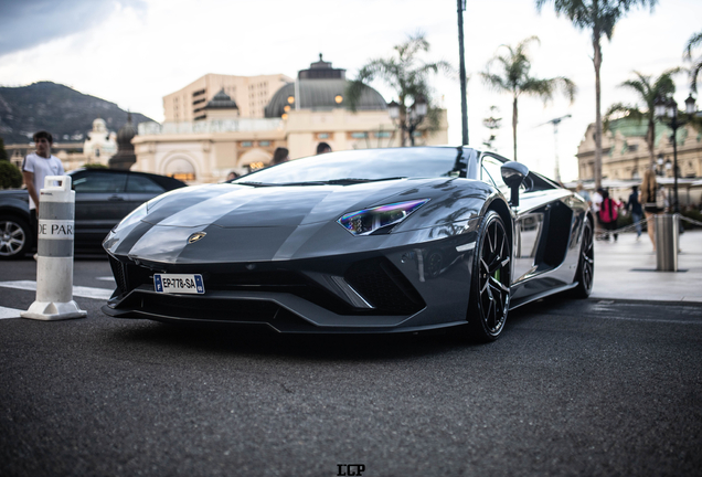 Lamborghini Aventador S LP740-4