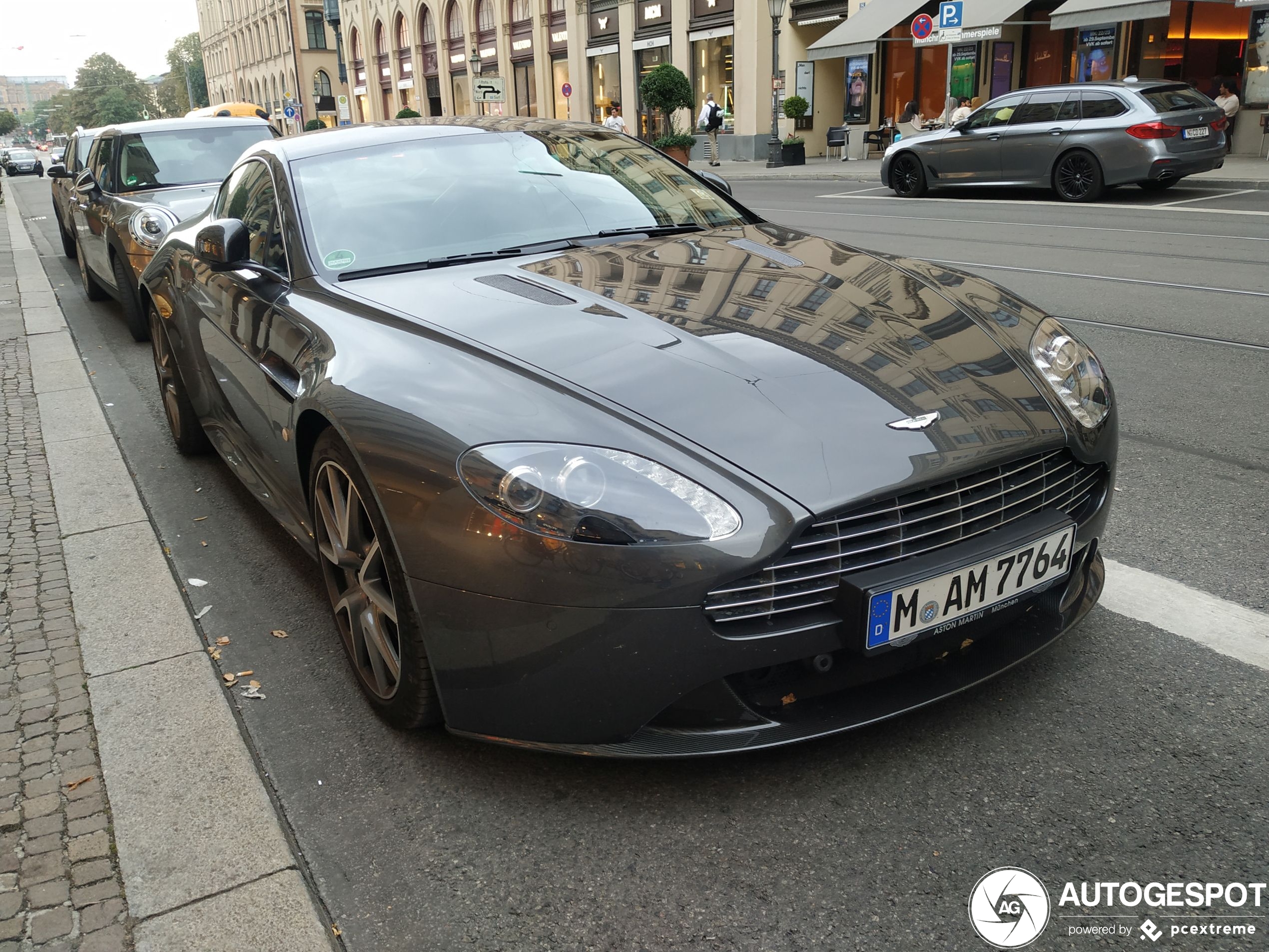 Aston Martin V8 Vantage S