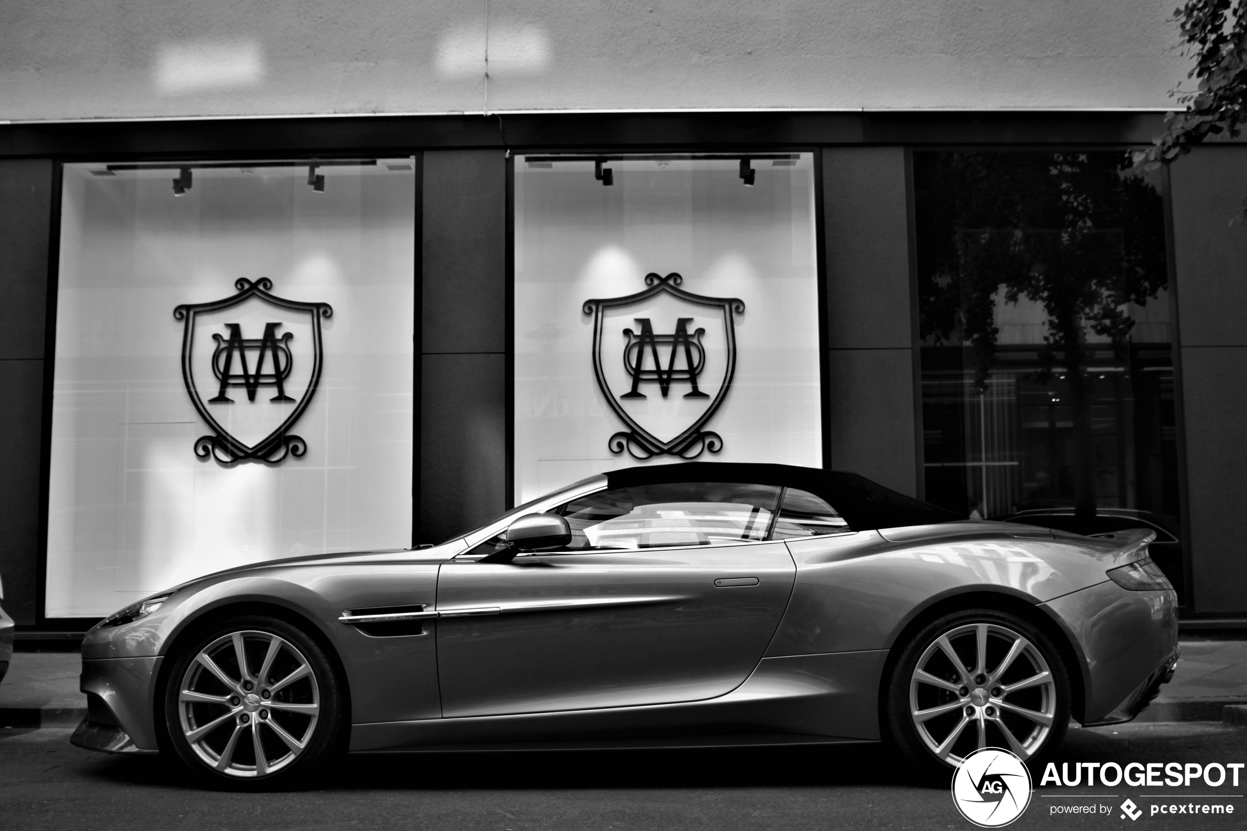 Aston Martin Vanquish Volante