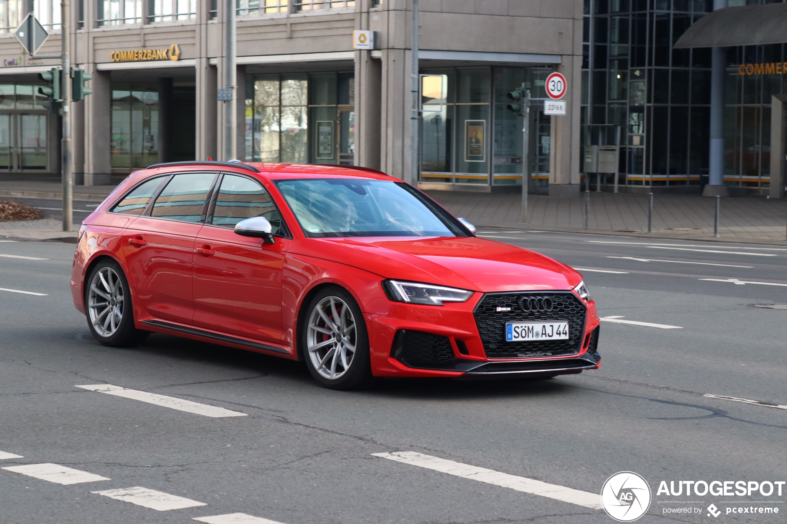 Audi RS4 Avant B9