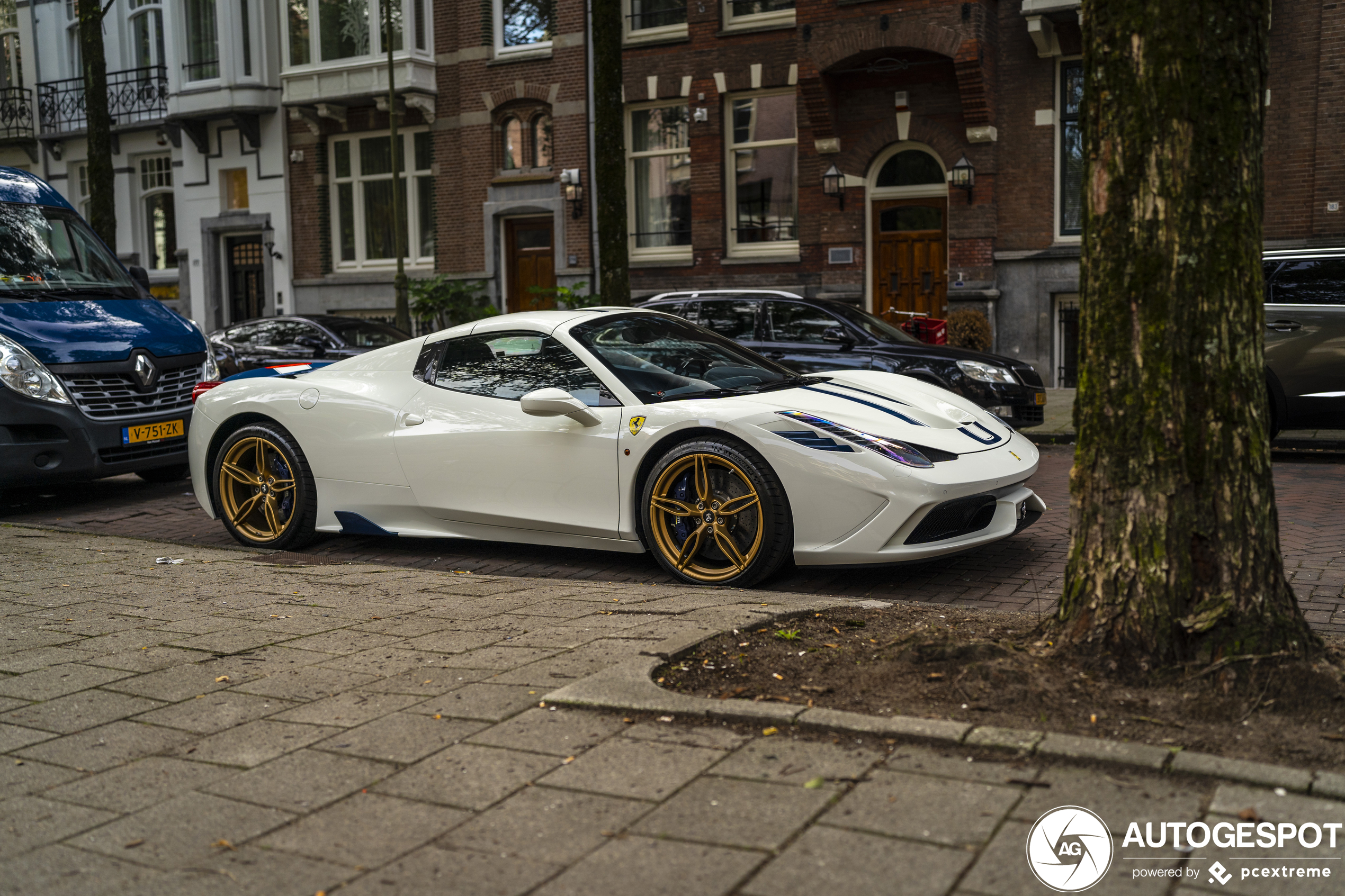 Ferrari 458 Speciale A pakt de Spot van de dag