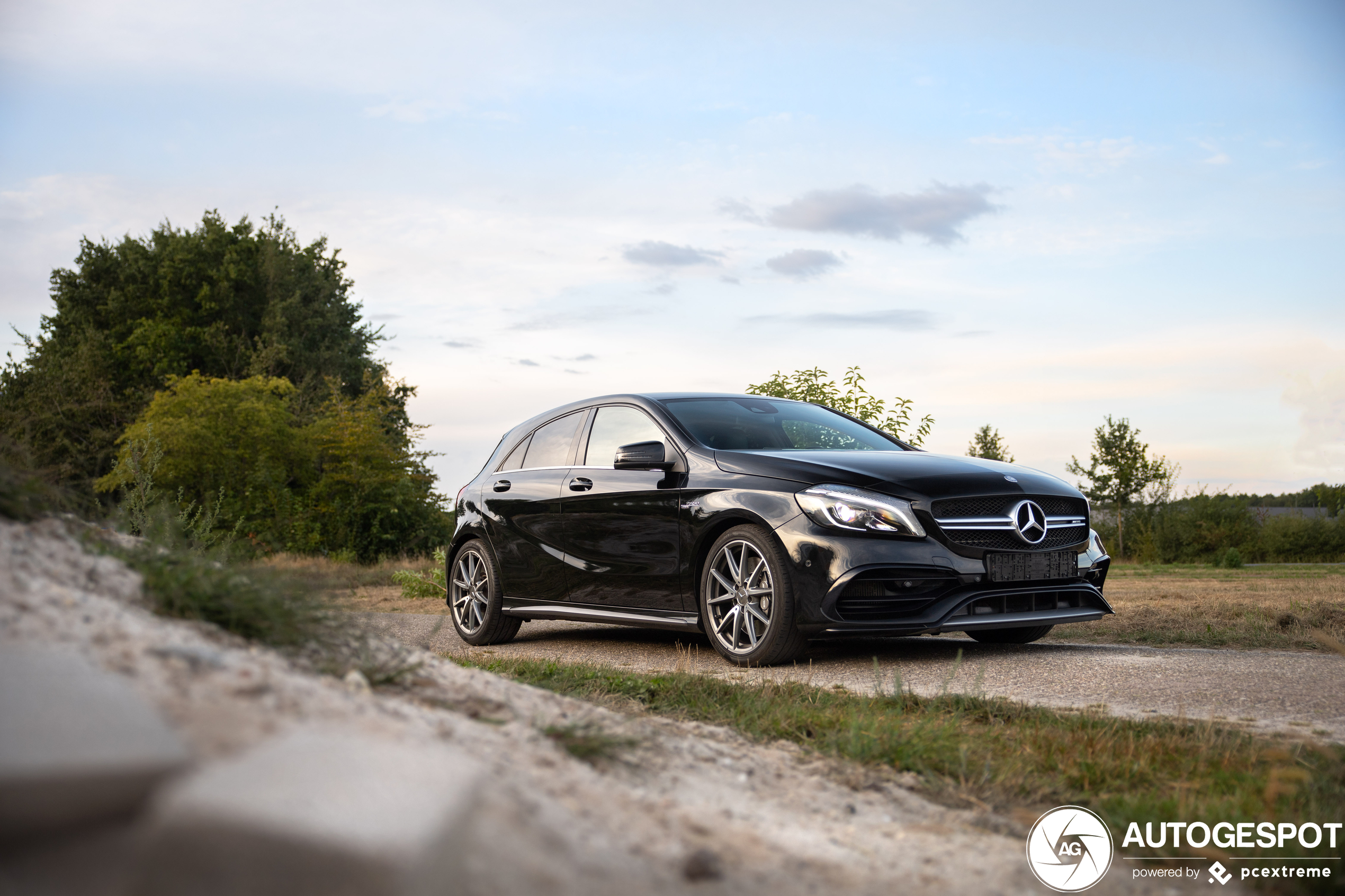 Mercedes-AMG A 45 W176 2015