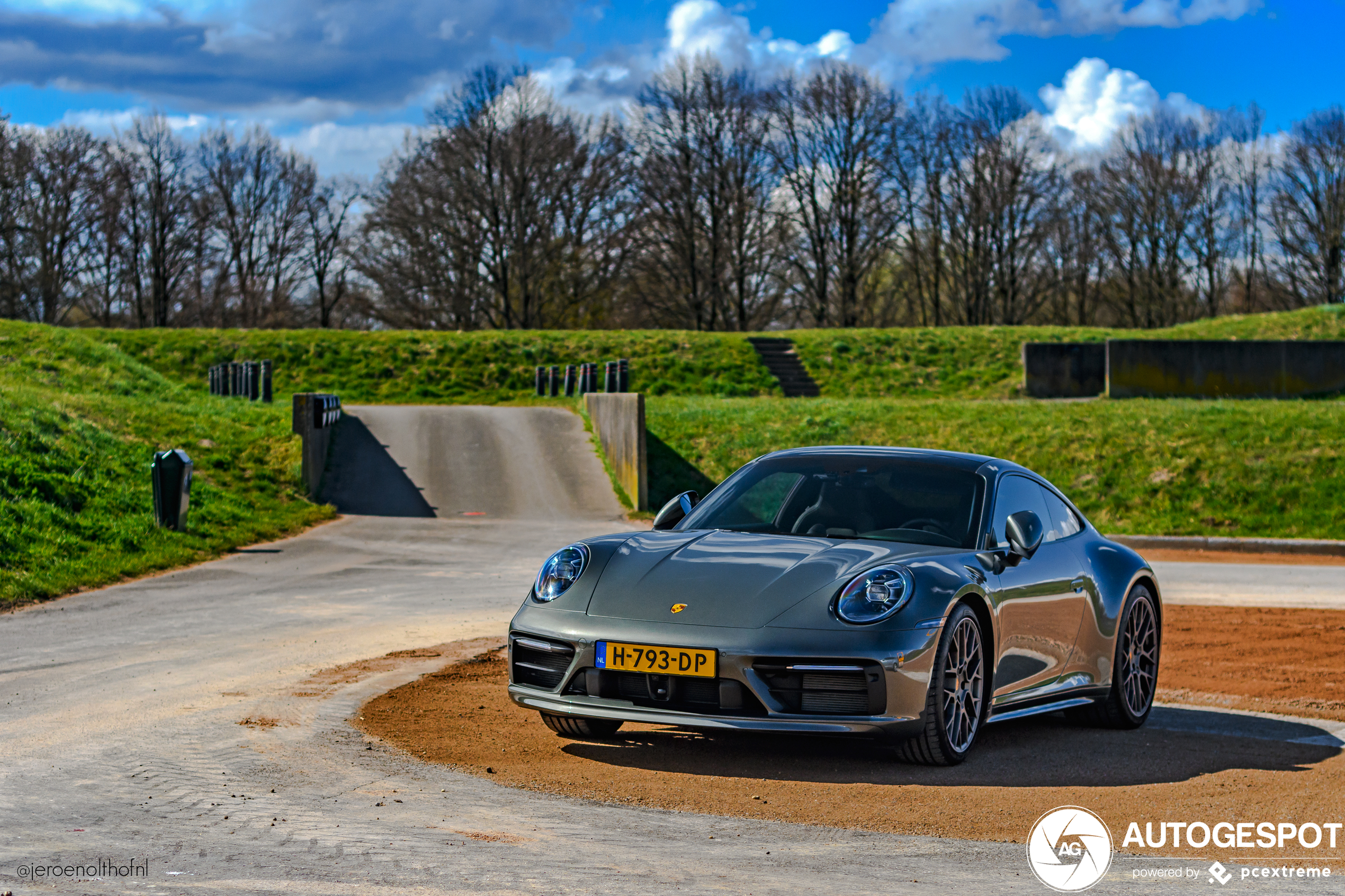 Porsche 992 Carrera 4S