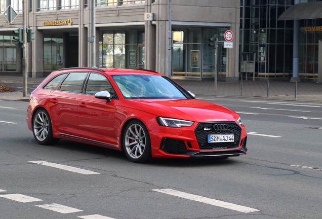 Audi RS4 Avant B9