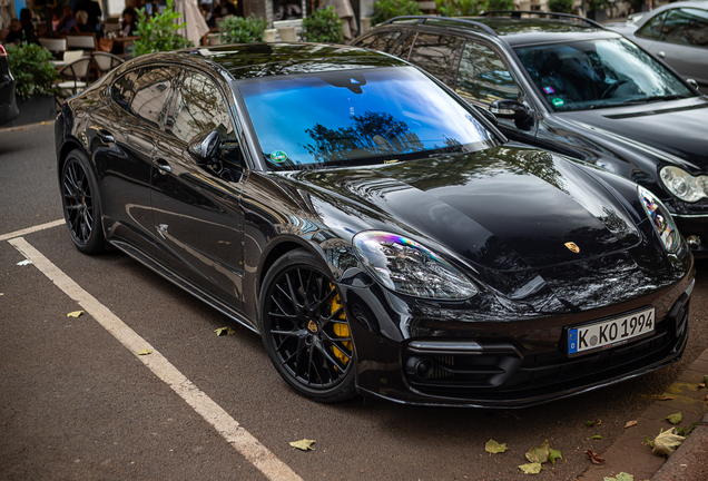 Porsche 971 Panamera Turbo