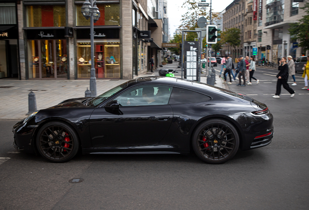 Porsche 992 Carrera 4S