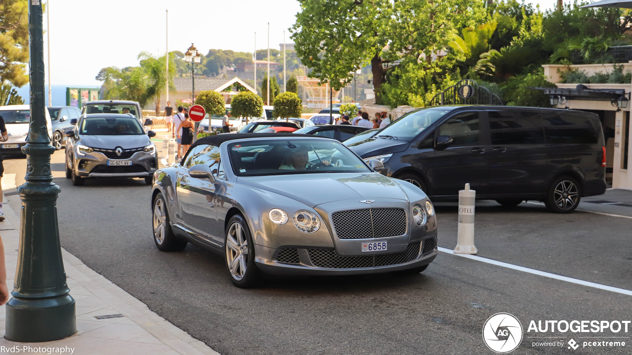 Bentley Continental GTC 2012