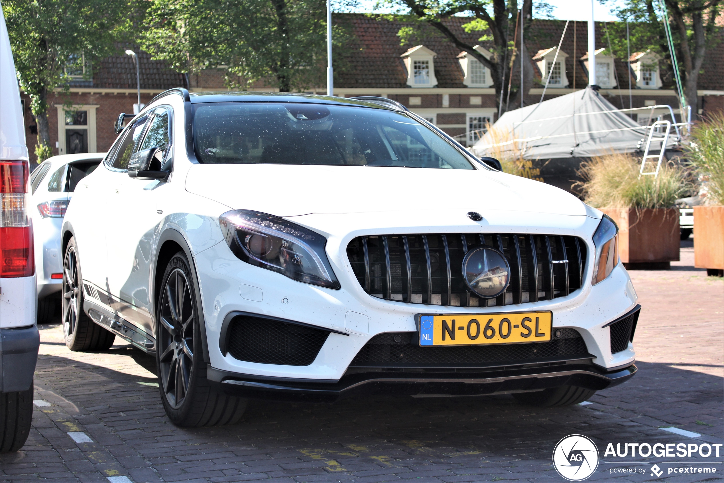 Mercedes-Benz GLA 45 AMG X156