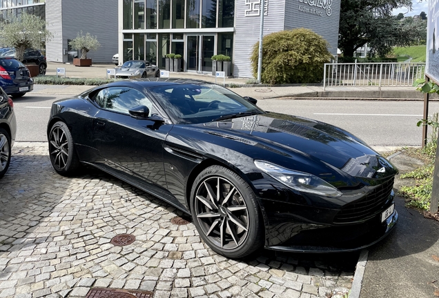 Aston Martin DB11