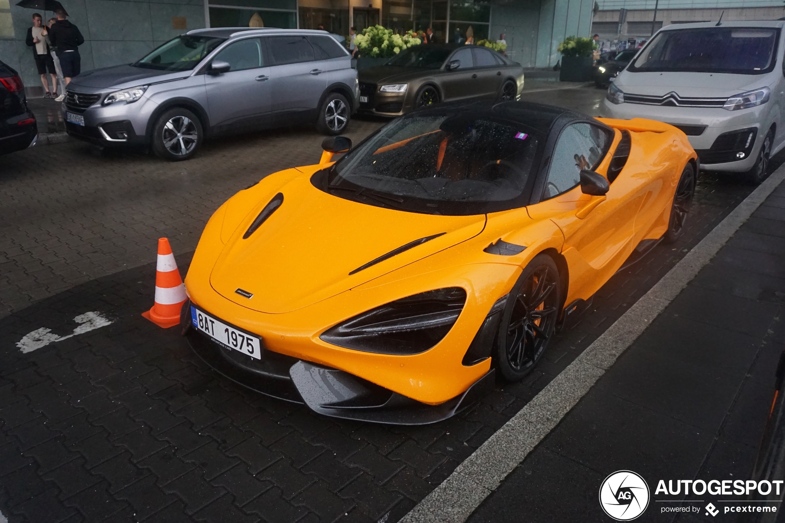 McLaren 765LT