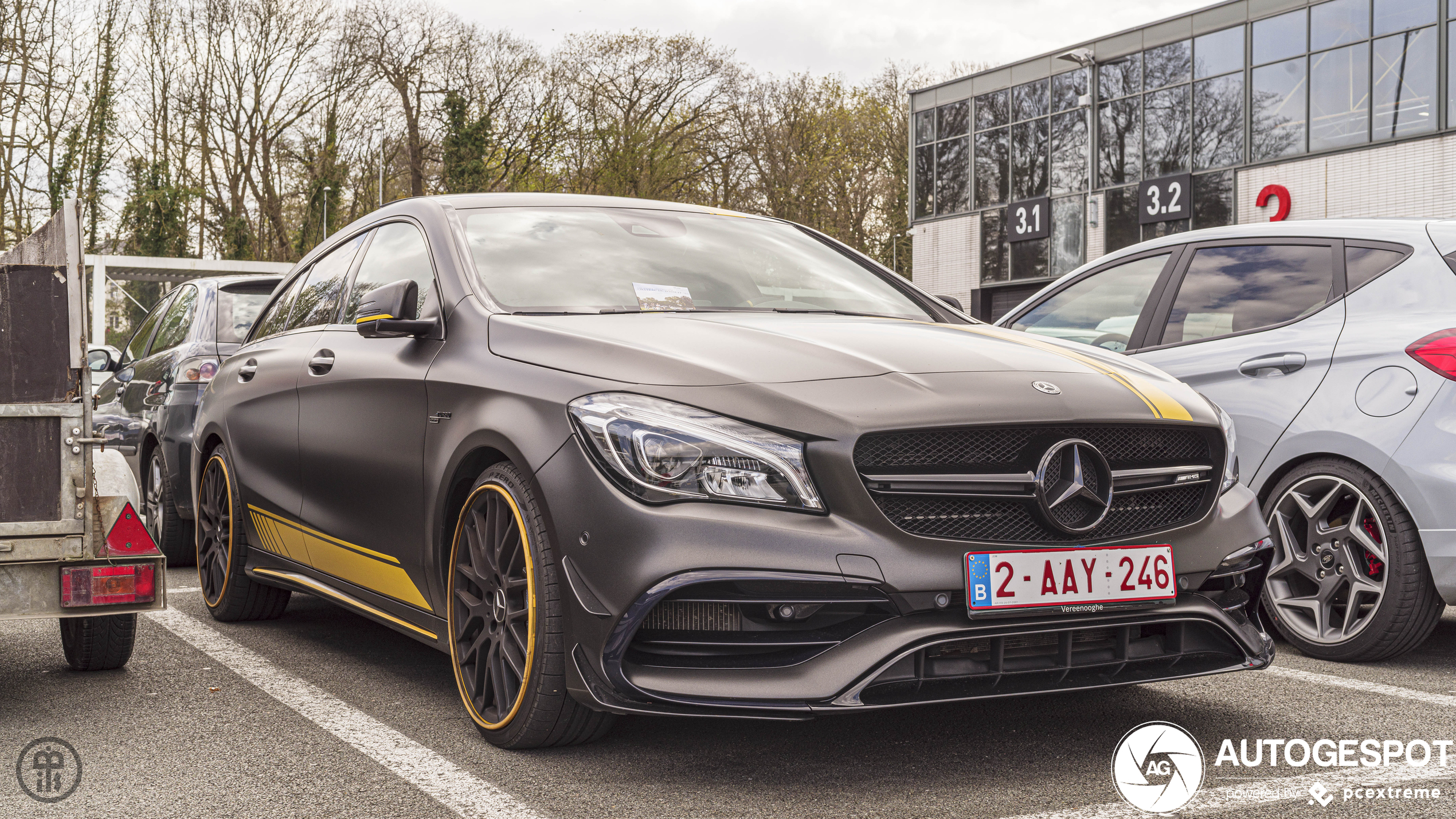 Mercedes-AMG CLA 45 Shooting Brake X117 Yellow Night Edition