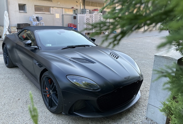 Aston Martin DBS Superleggera Volante