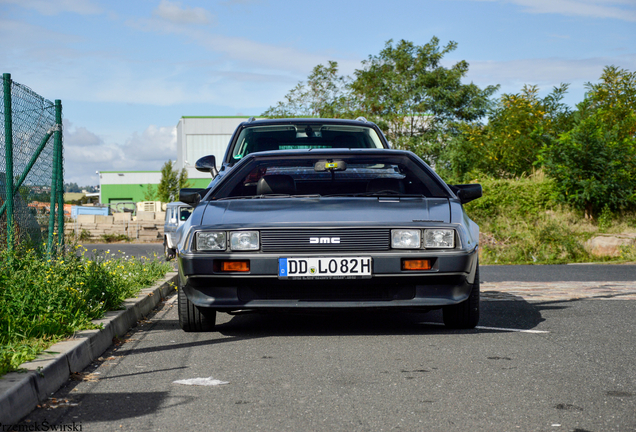 DeLorean DMC-12