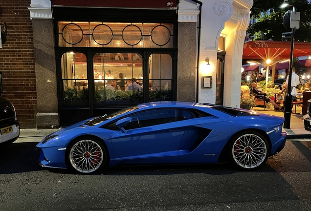 Lamborghini Aventador S LP740-4