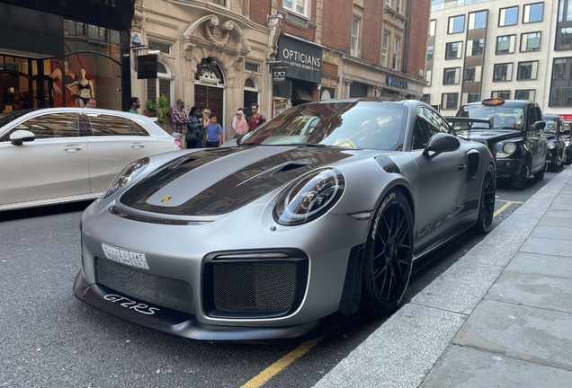 Porsche 991 GT2 RS Weissach Package