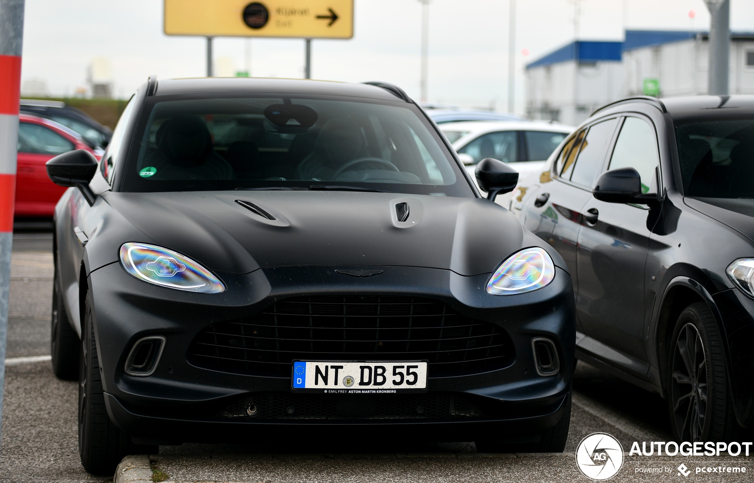 Aston Martin DBX