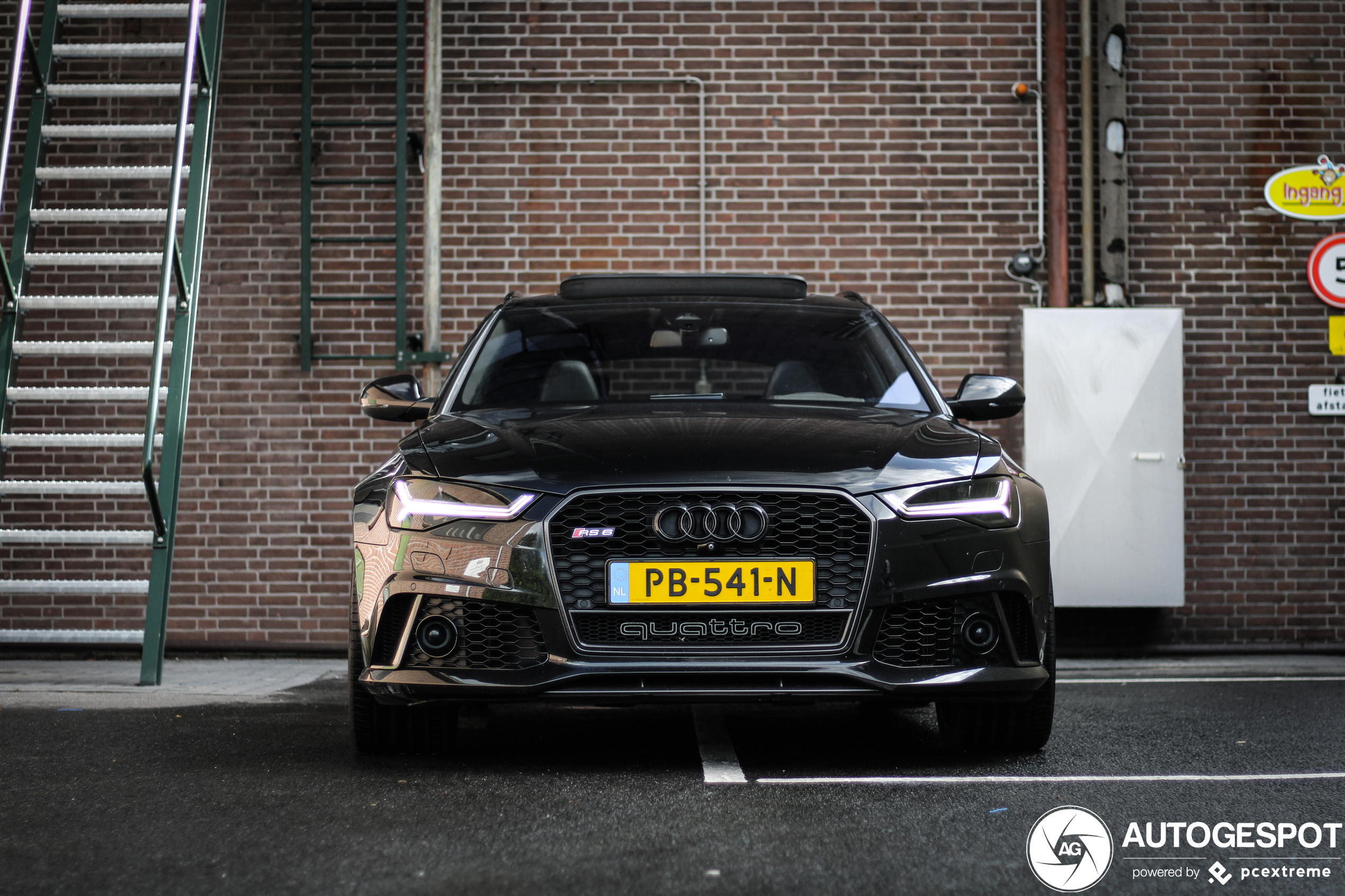 Audi RS6 Avant C7 2015