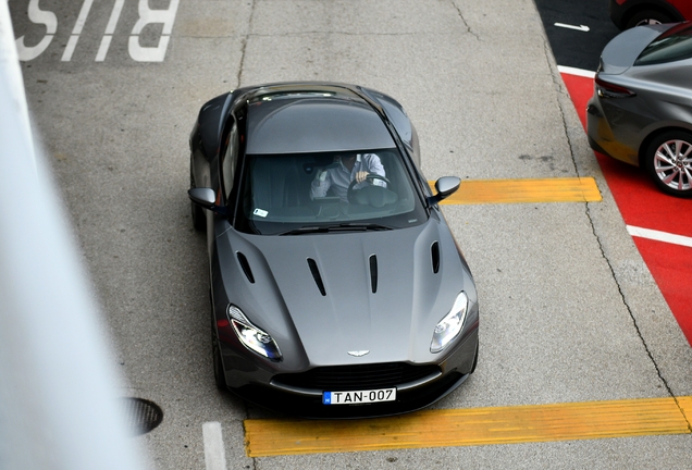 Aston Martin DB11