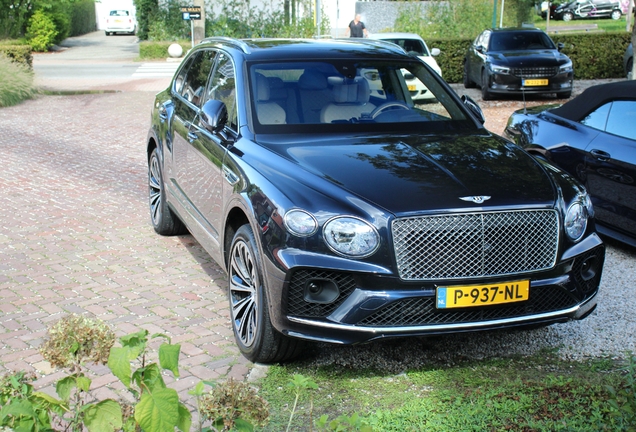 Bentley Bentayga V8 2021