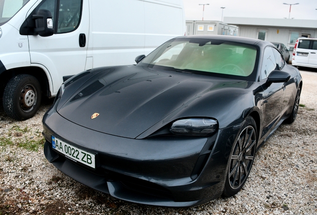 Porsche Taycan Turbo