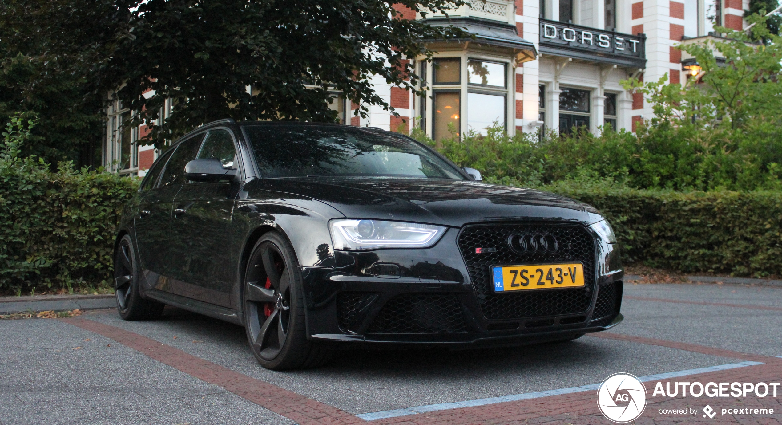 Audi RS4 Avant B8