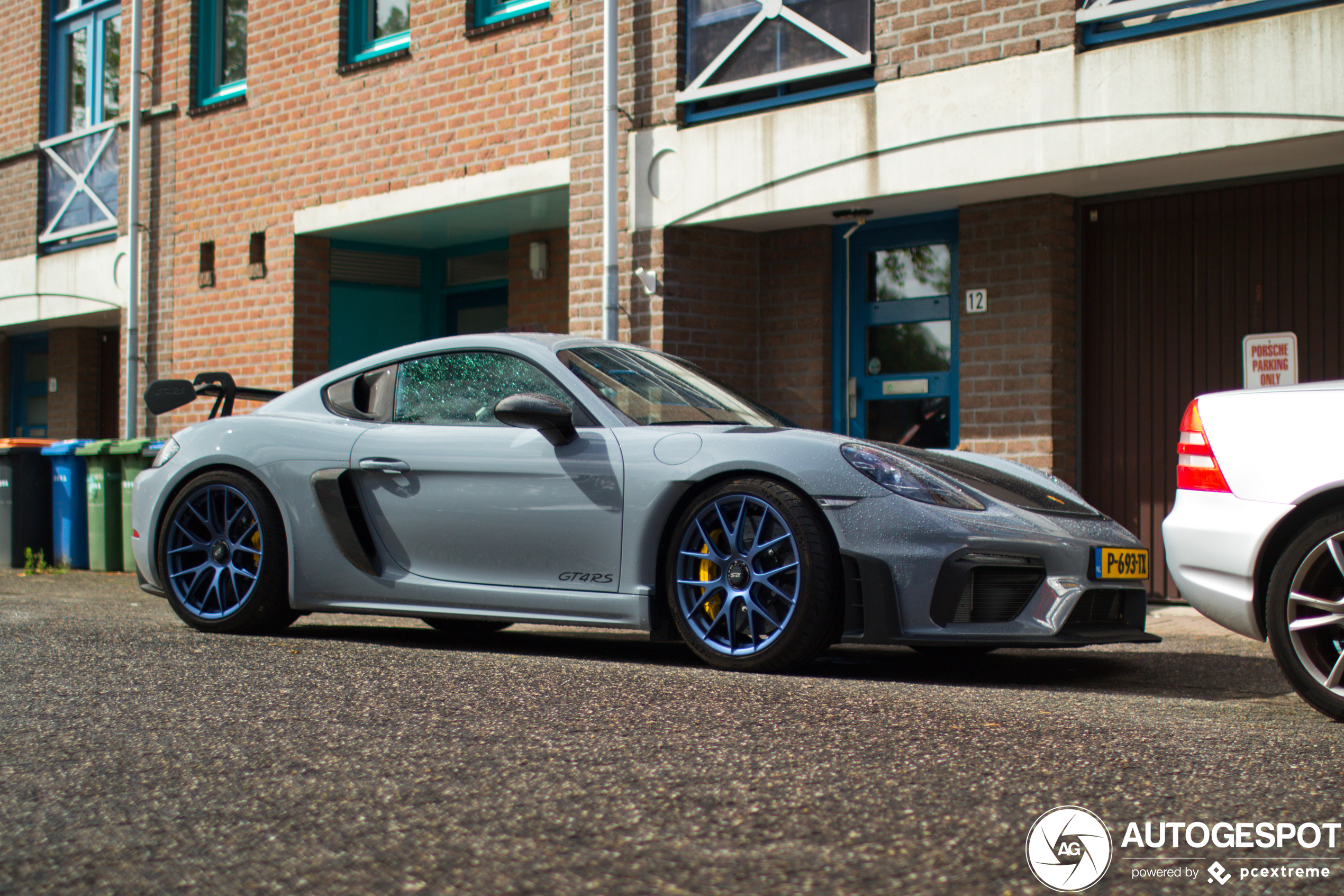 Porsche 718 Cayman GT4 RS Weissach Package