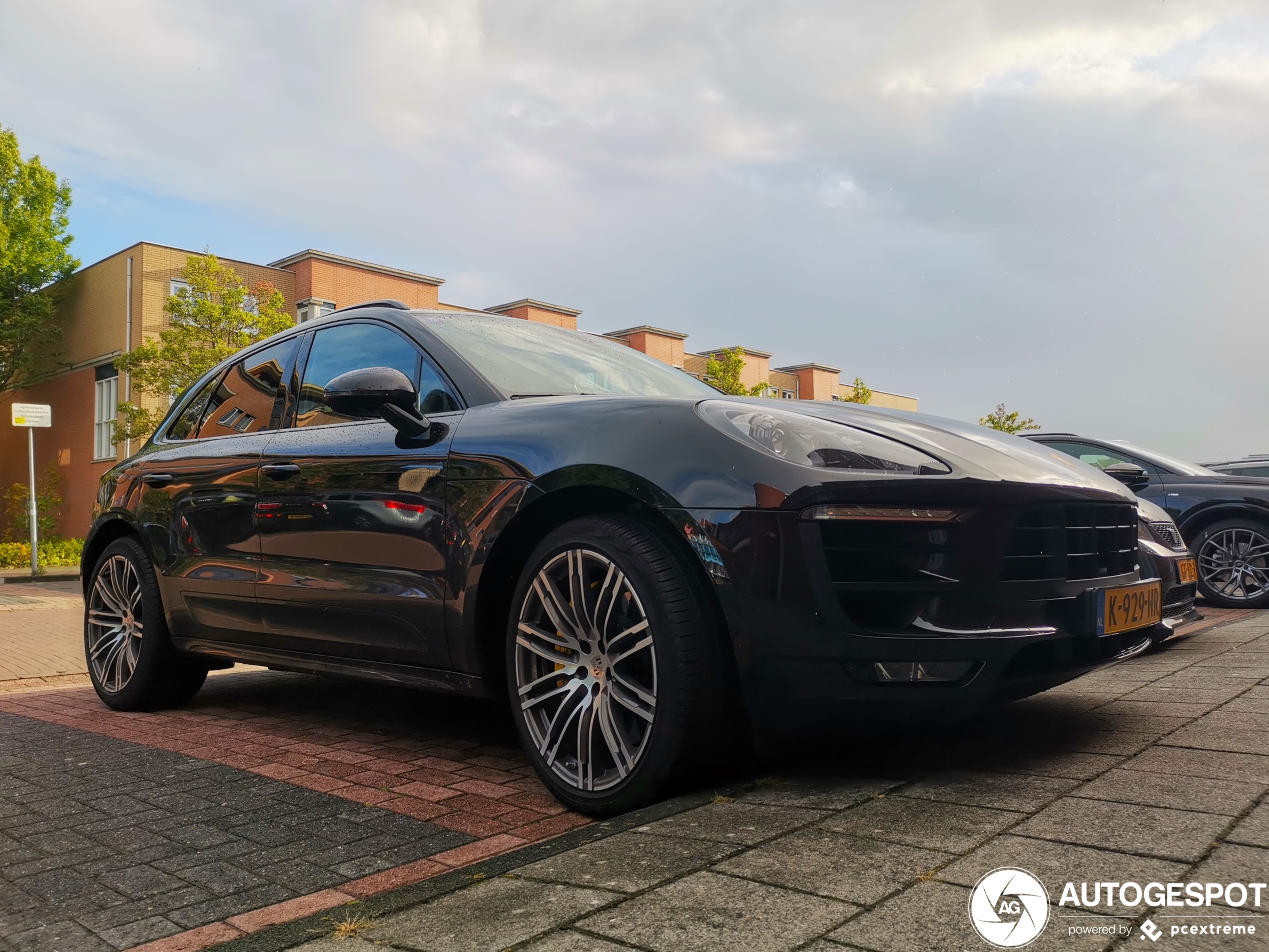 Porsche 95B Macan Turbo