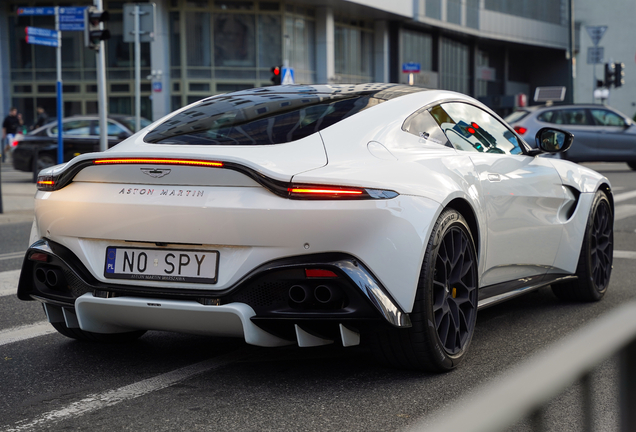 Aston Martin V8 Vantage 2018