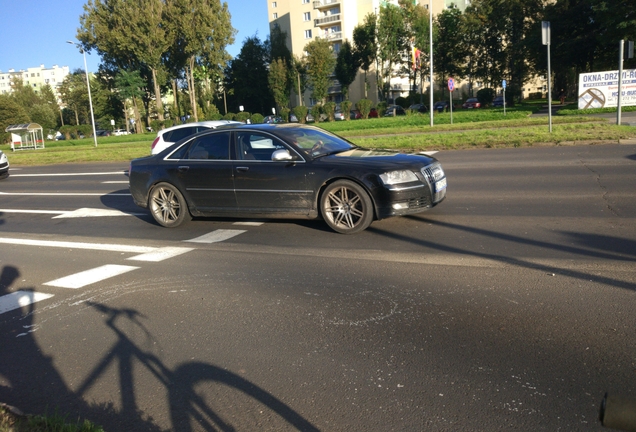 Audi S8 D3