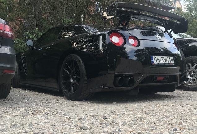 Nissan GT-R 2015