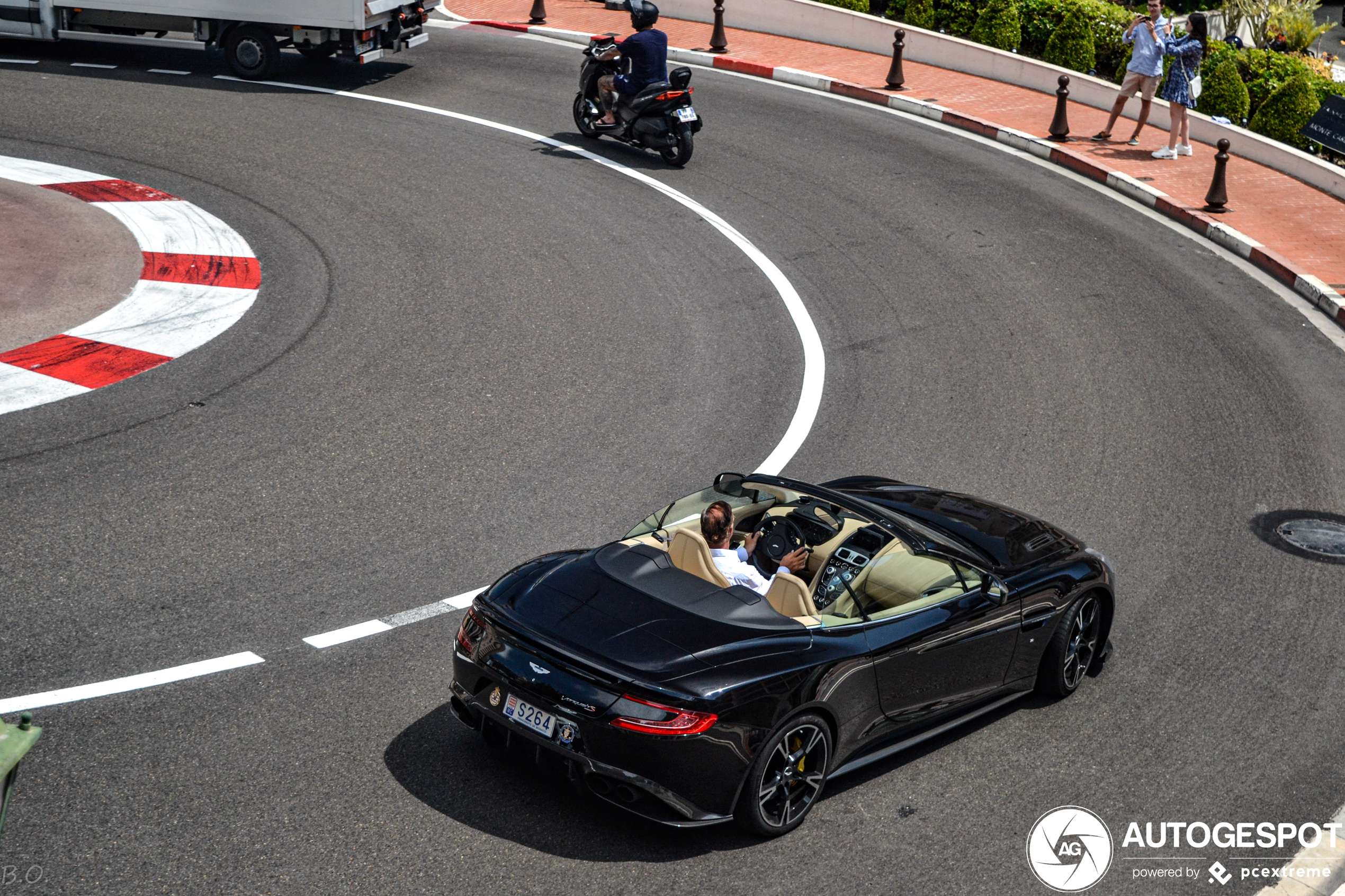 Aston Martin Vanquish S Volante 2017