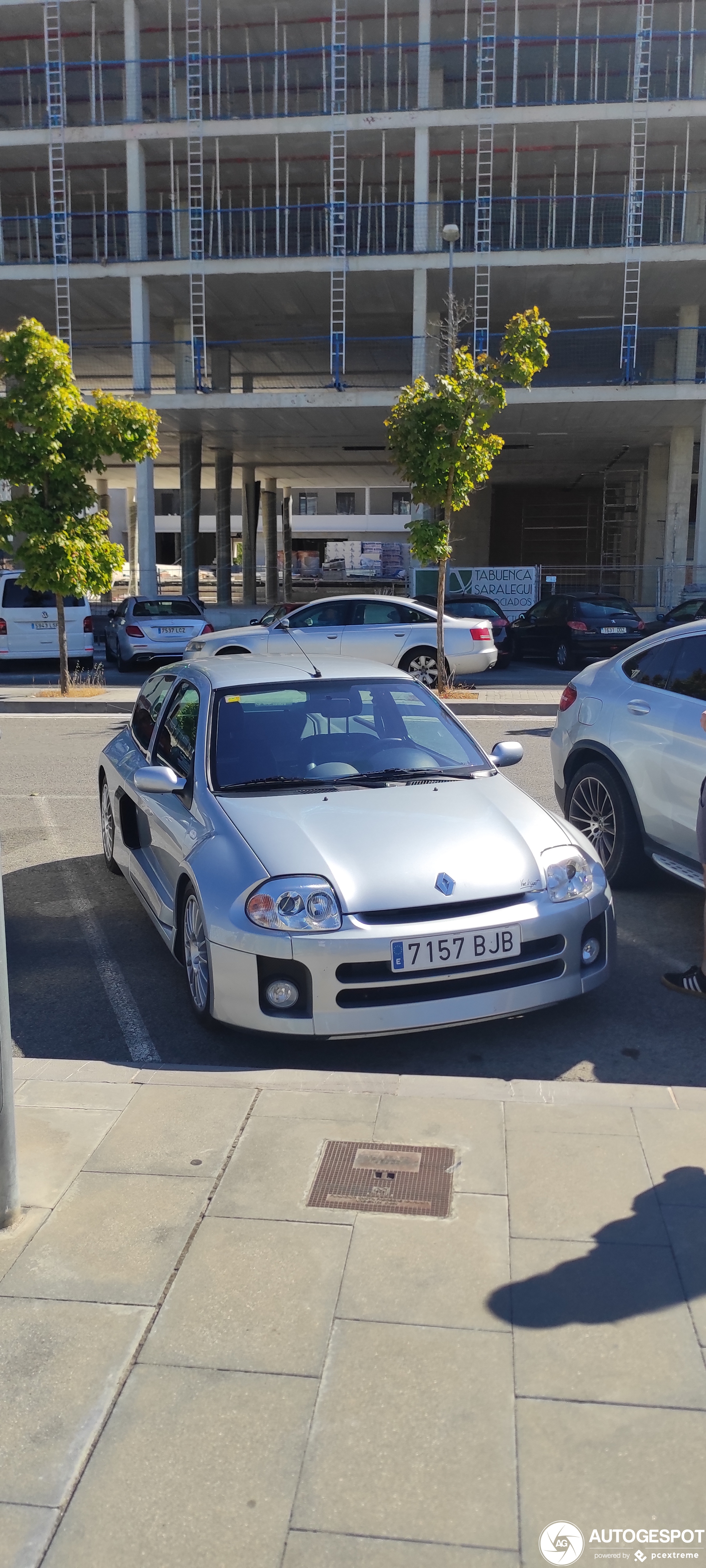 Renault Clio V6