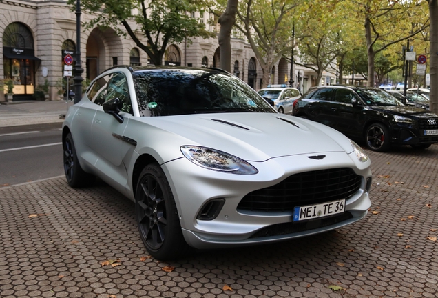 Aston Martin DBX