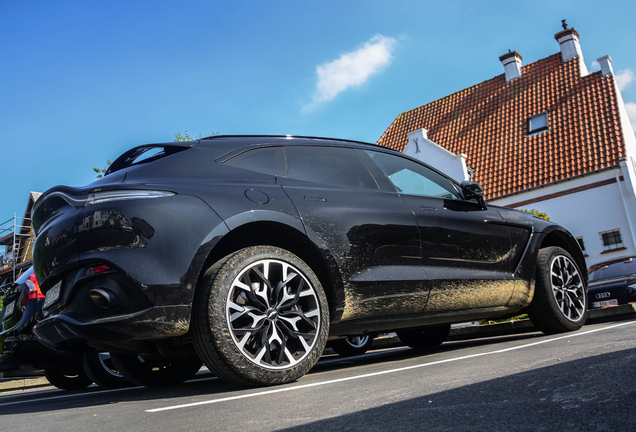 Aston Martin DBX