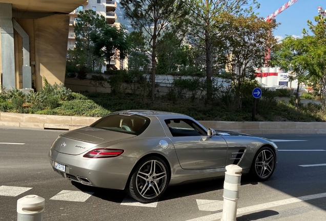 Mercedes-Benz SLS AMG