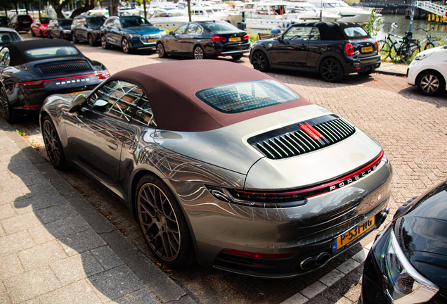 Porsche 992 Carrera 4S Cabriolet