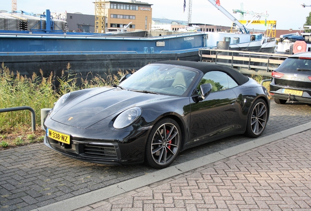 Porsche 992 Carrera 4S Cabriolet