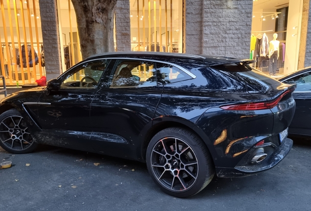 Aston Martin DBX