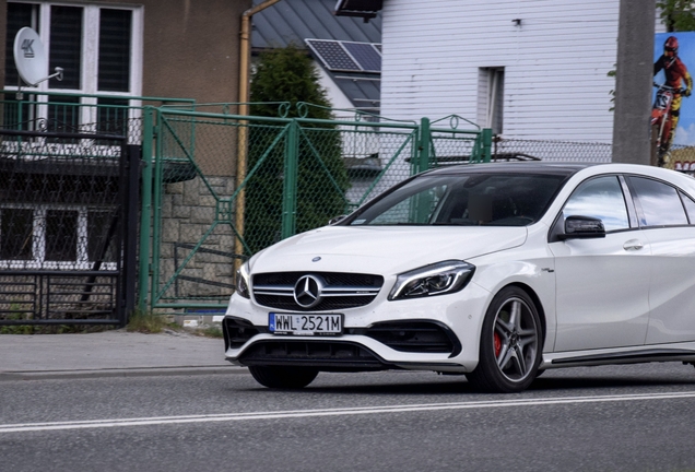 Mercedes-AMG A 45 W176 2015