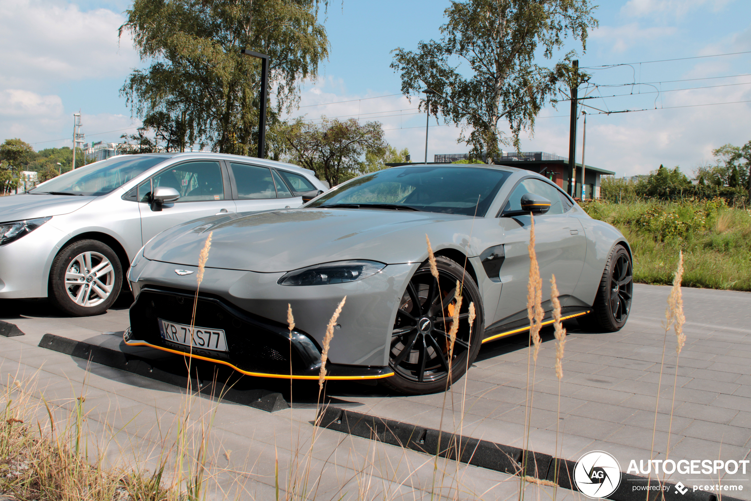 Aston Martin V8 Vantage 2021 007 Edition